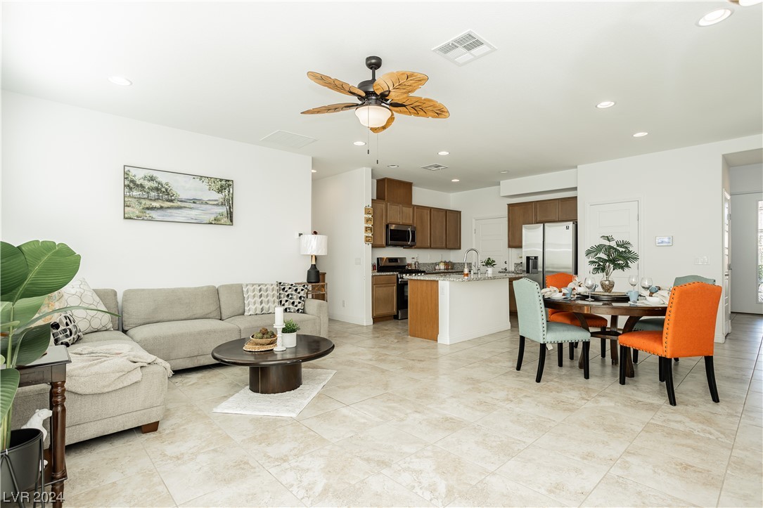 2015 Brewer Avenue