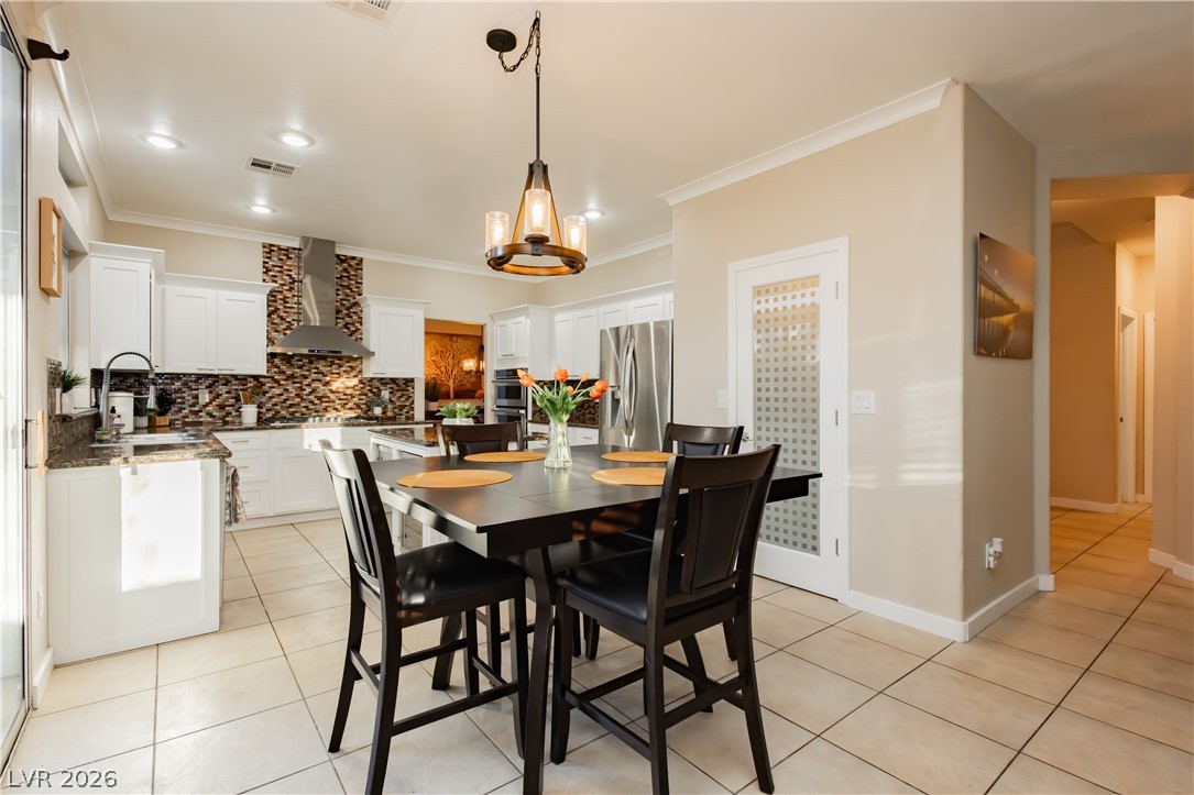 980 Upper Meadows Place