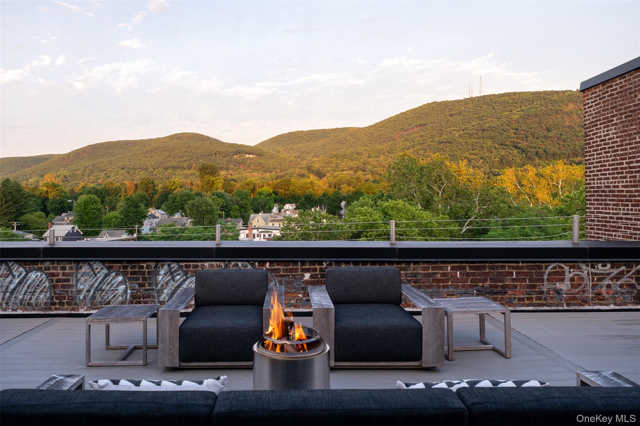 1 E Main Street Unit: 402