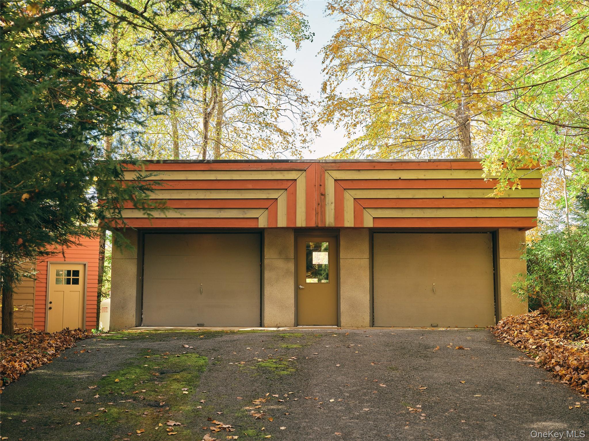10 Dutchess Cove