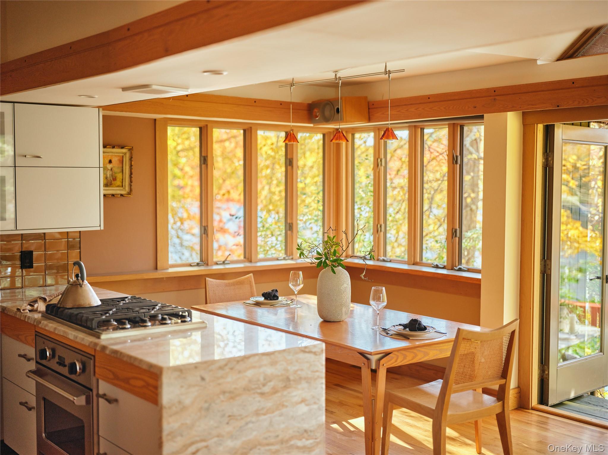 10 Dutchess Cove