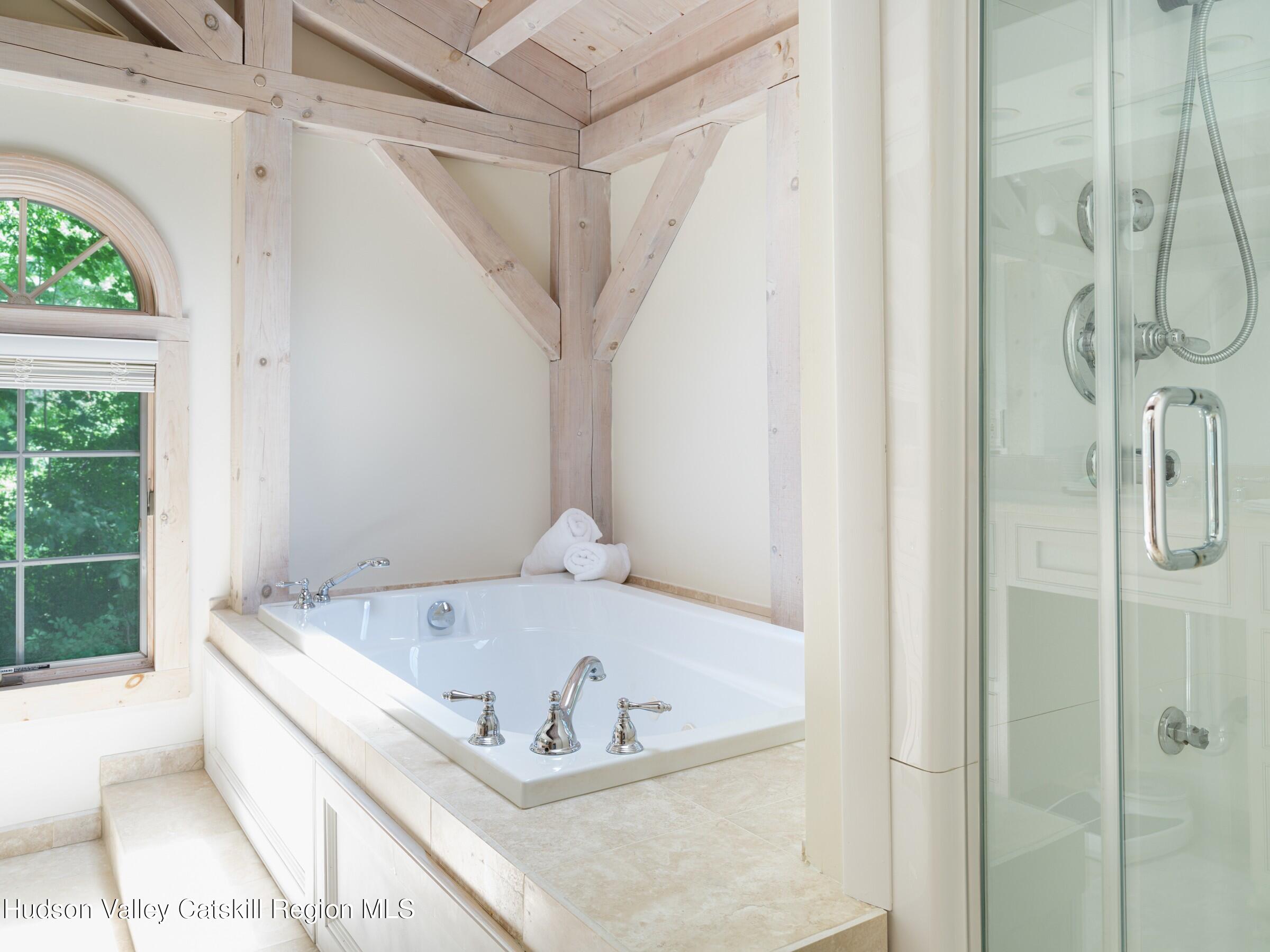 121 Queechy Lake Drive