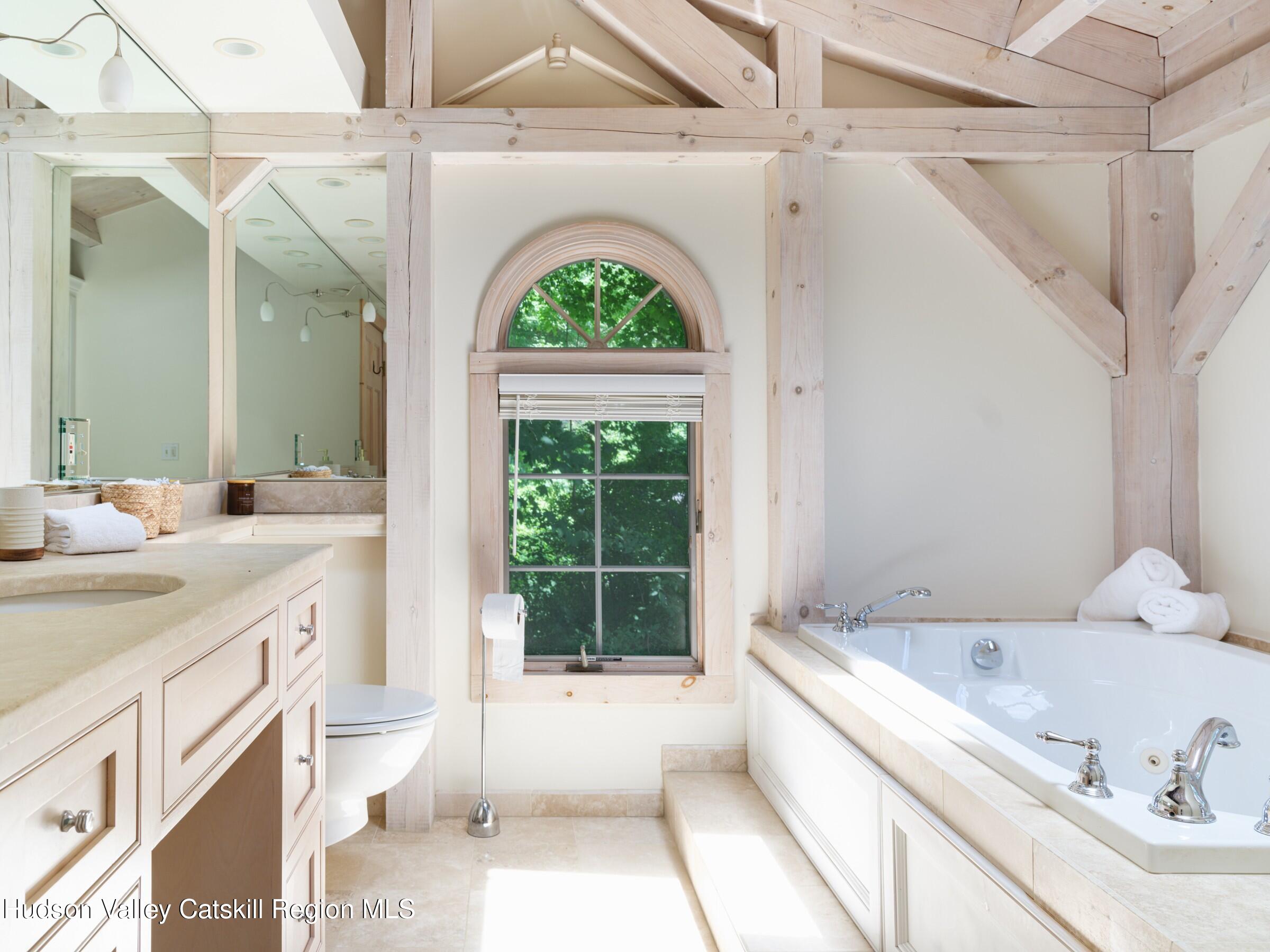 121 Queechy Lake Drive