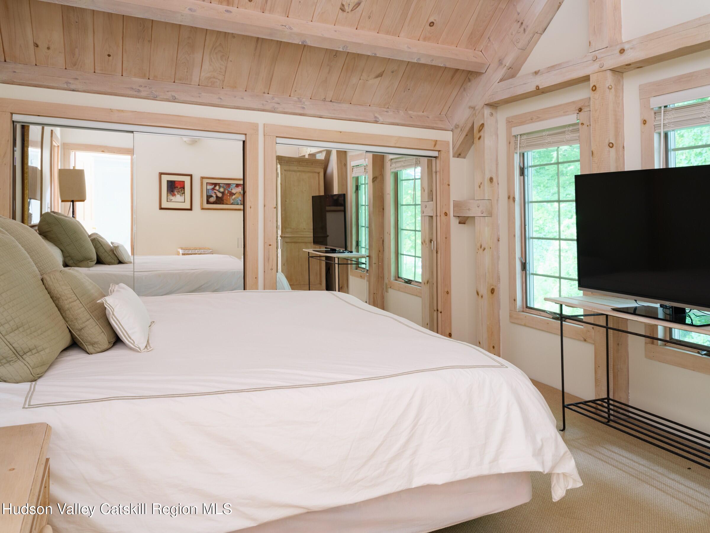 121 Queechy Lake Drive