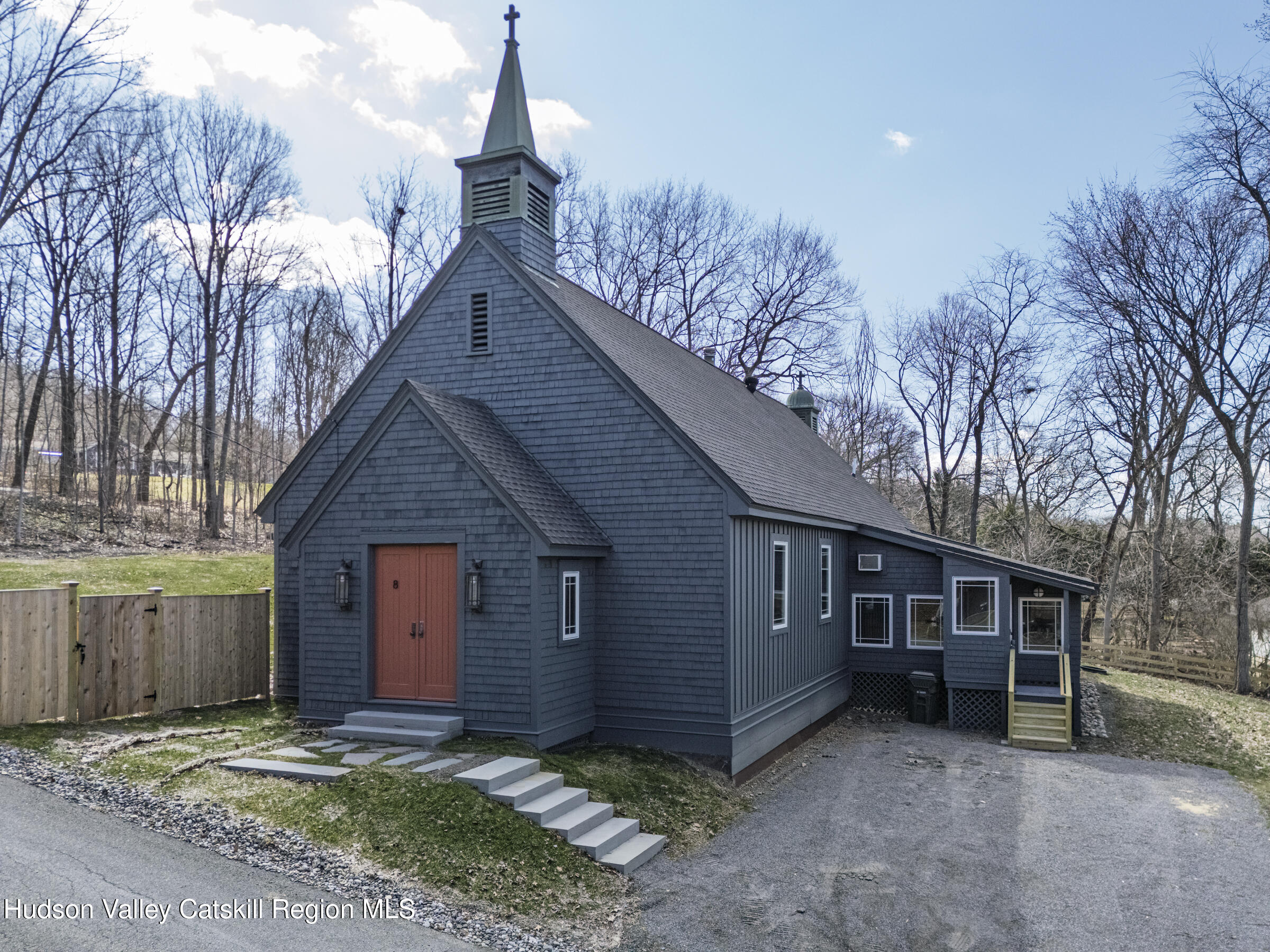 8 Chapel Drive