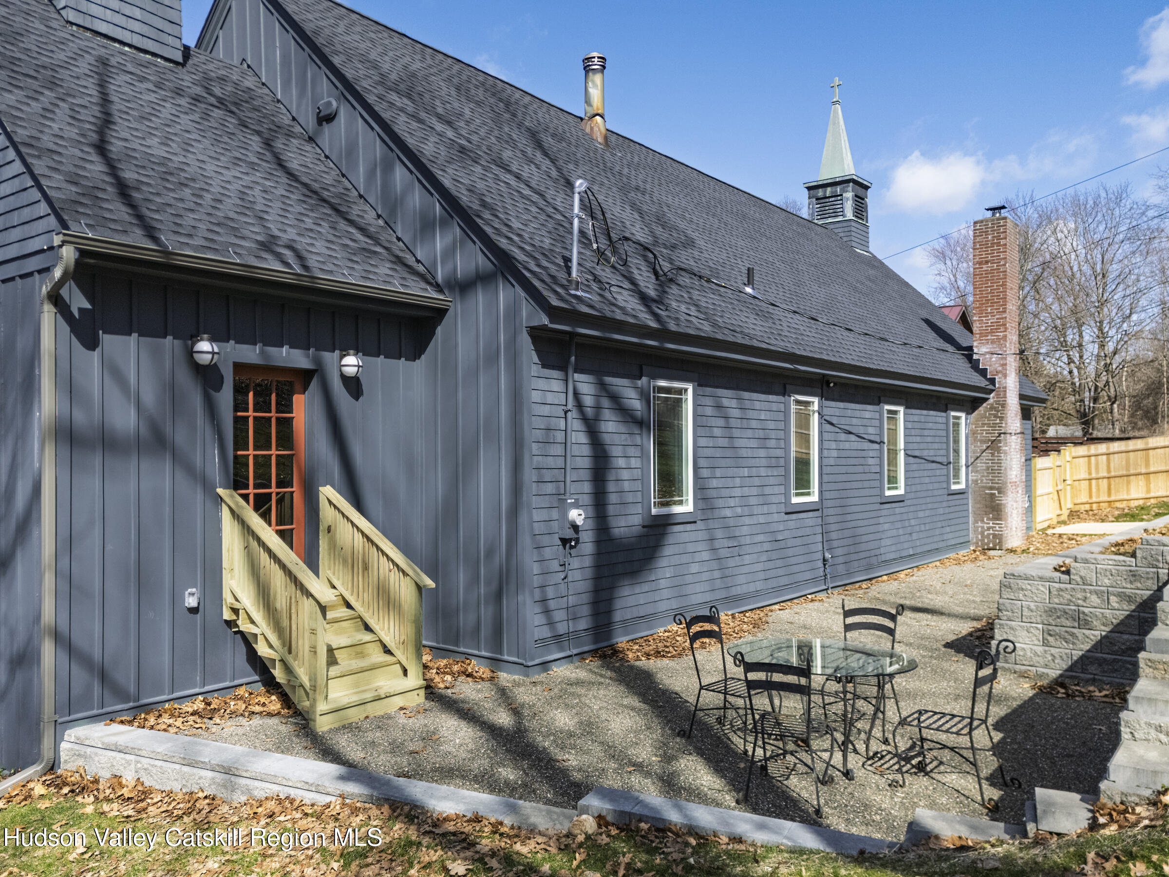 8 Chapel Drive