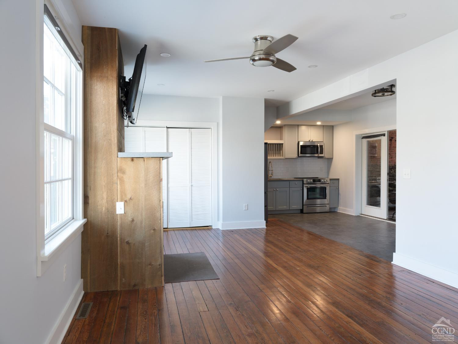 34 S Front Street Street Flr 1