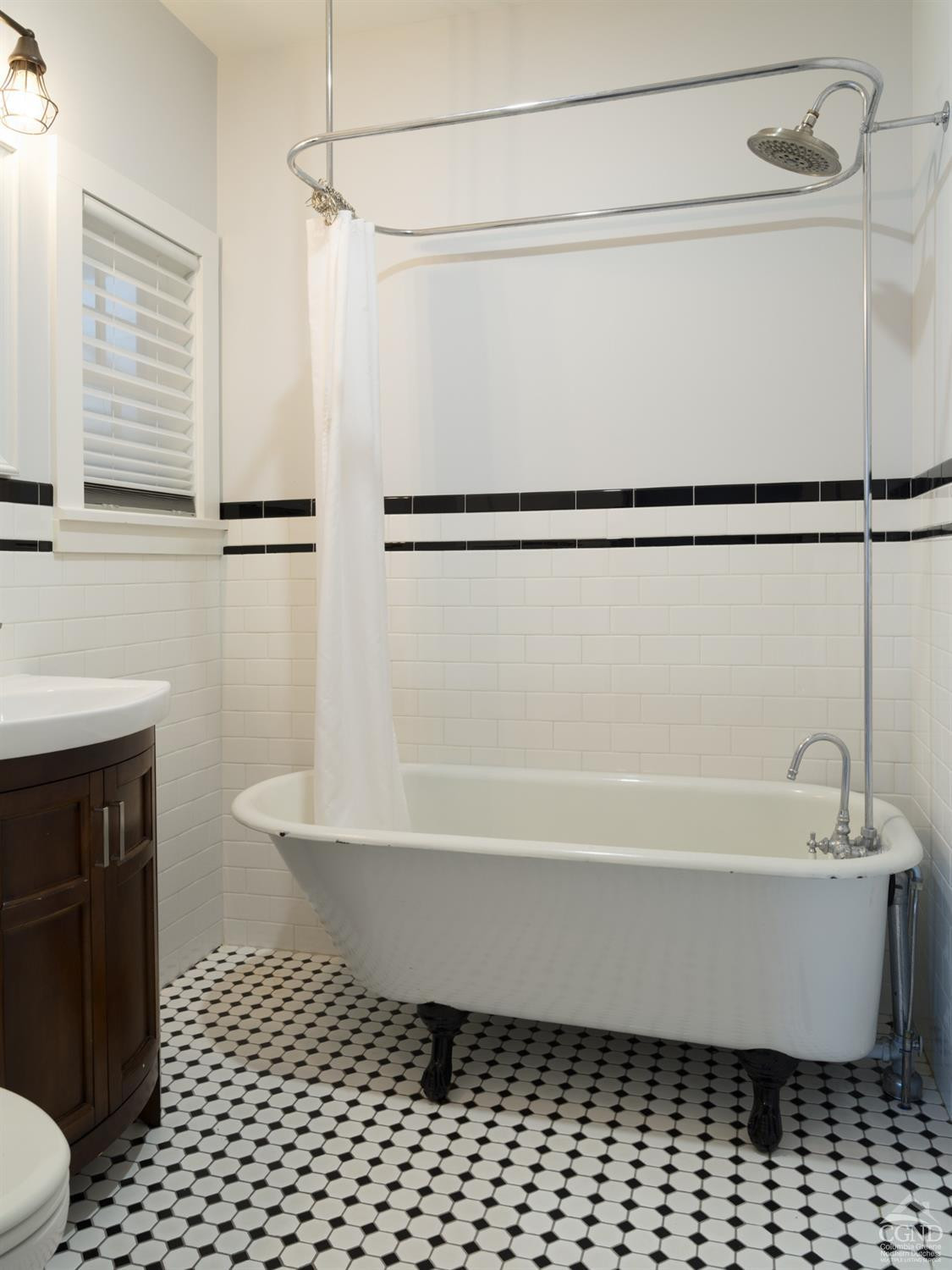 34 S Front Street Street Flr 1