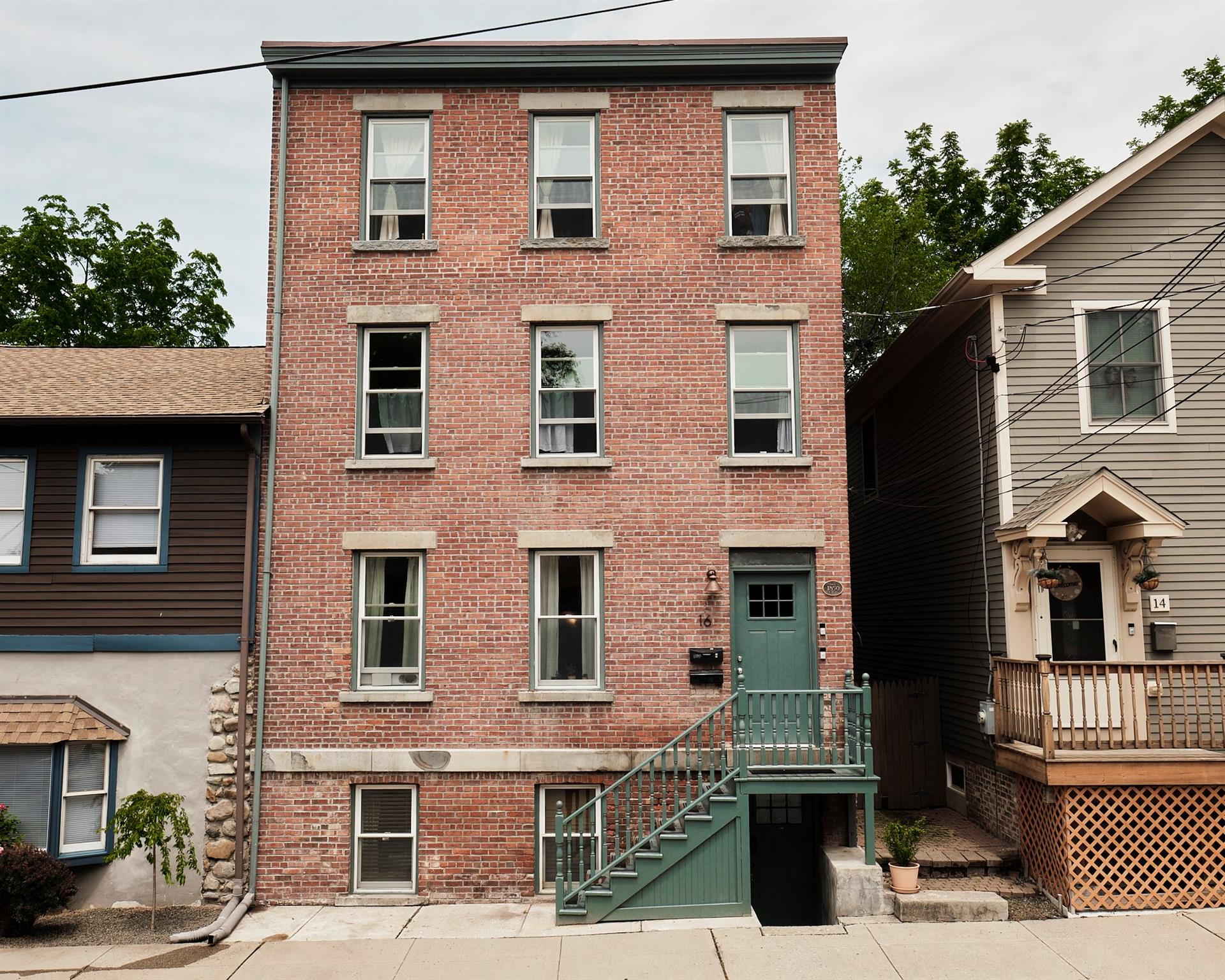 16 E Parmenter Street
