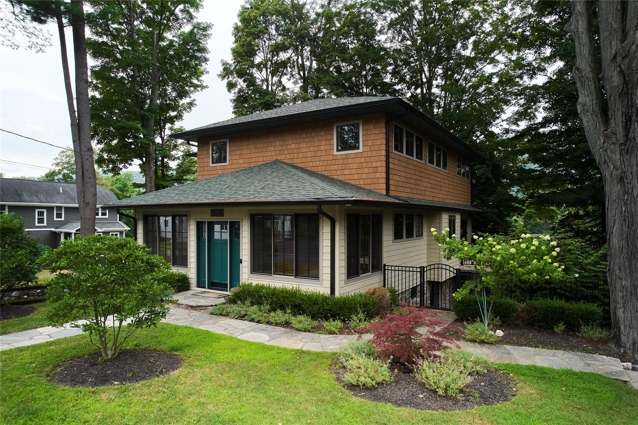 20 Myrtle Avenue