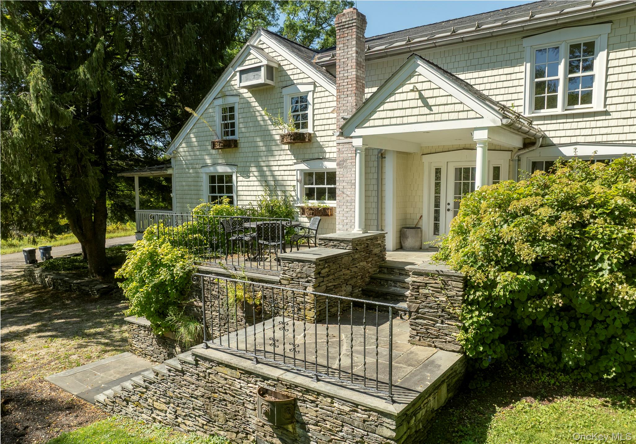 644-672 Tower Hill Road