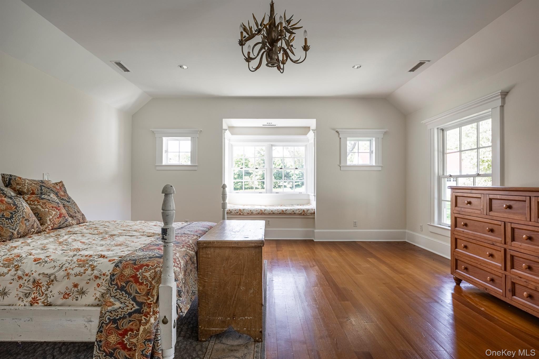 644-672 Tower Hill Road