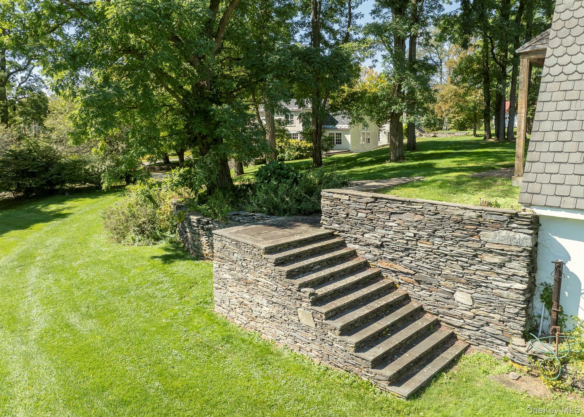 644-672 Tower Hill Road