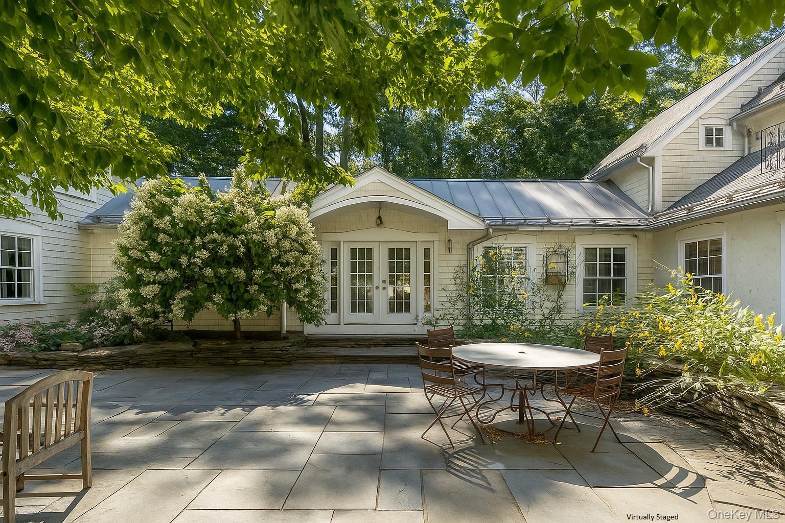 644-672 Tower Hill Road