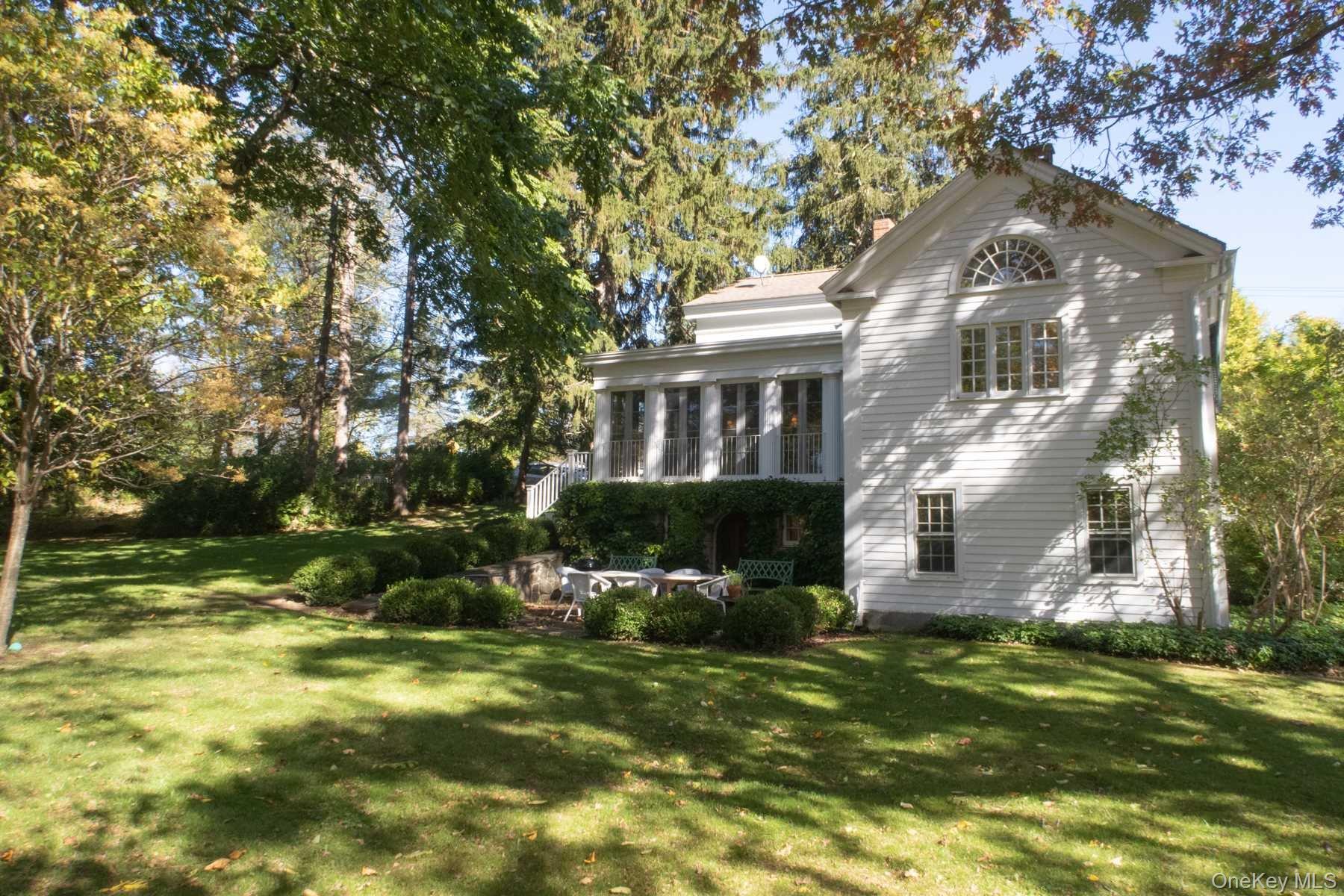 11 Smithfield