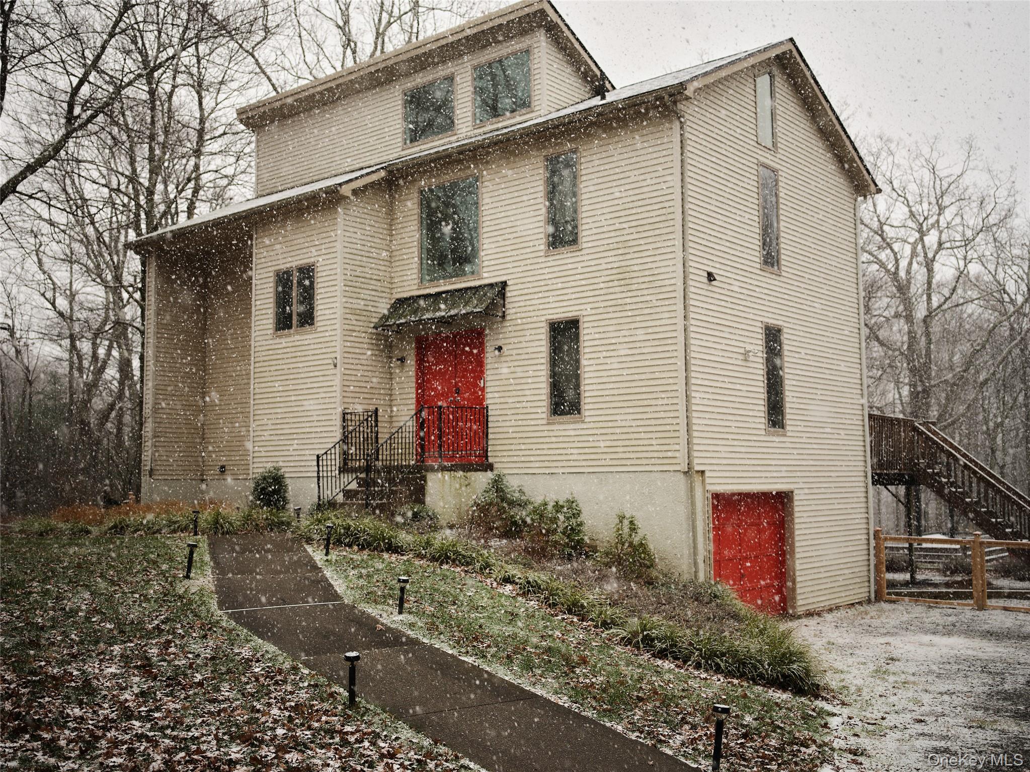 285 Circle Road