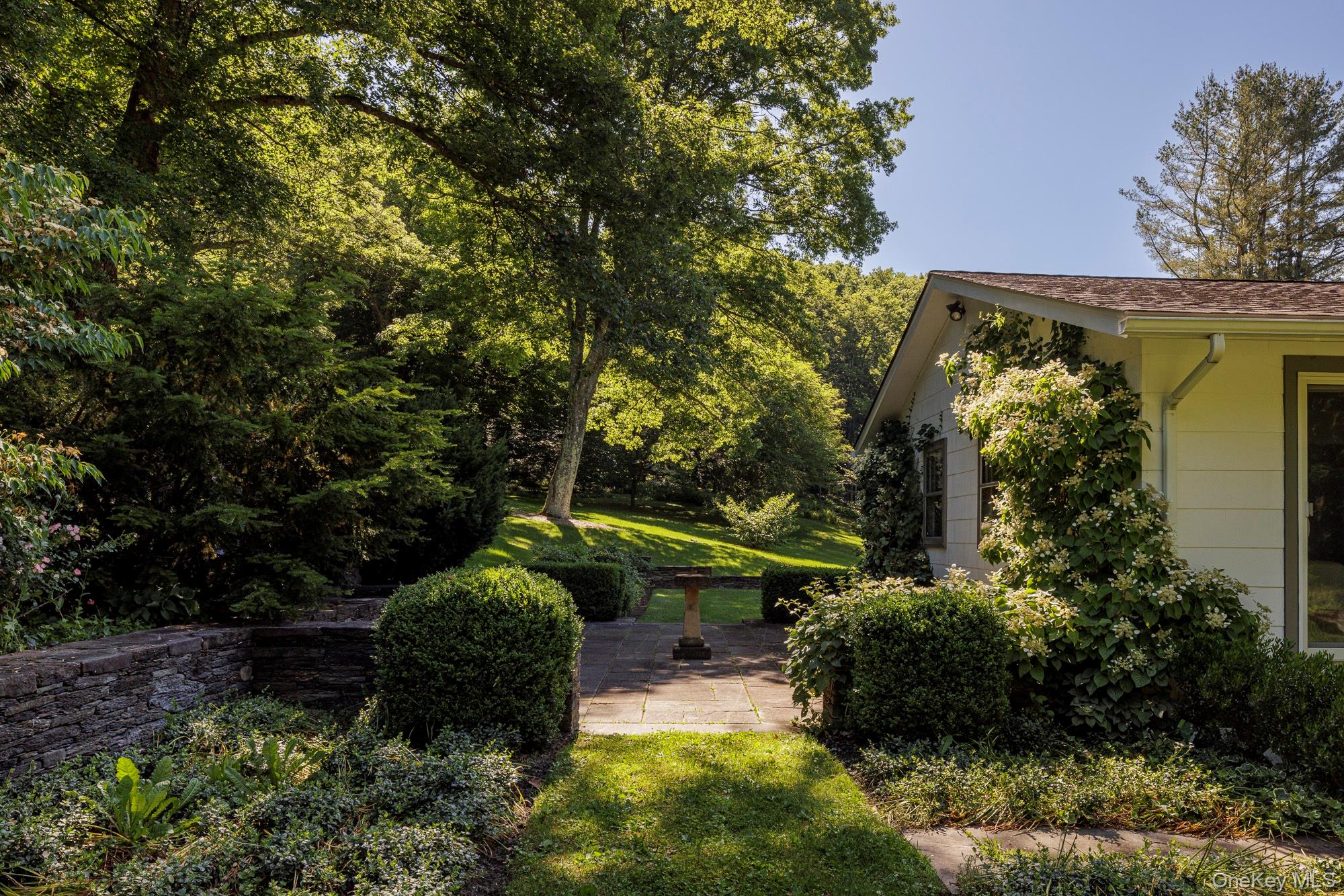 447 Butts Hollow Road