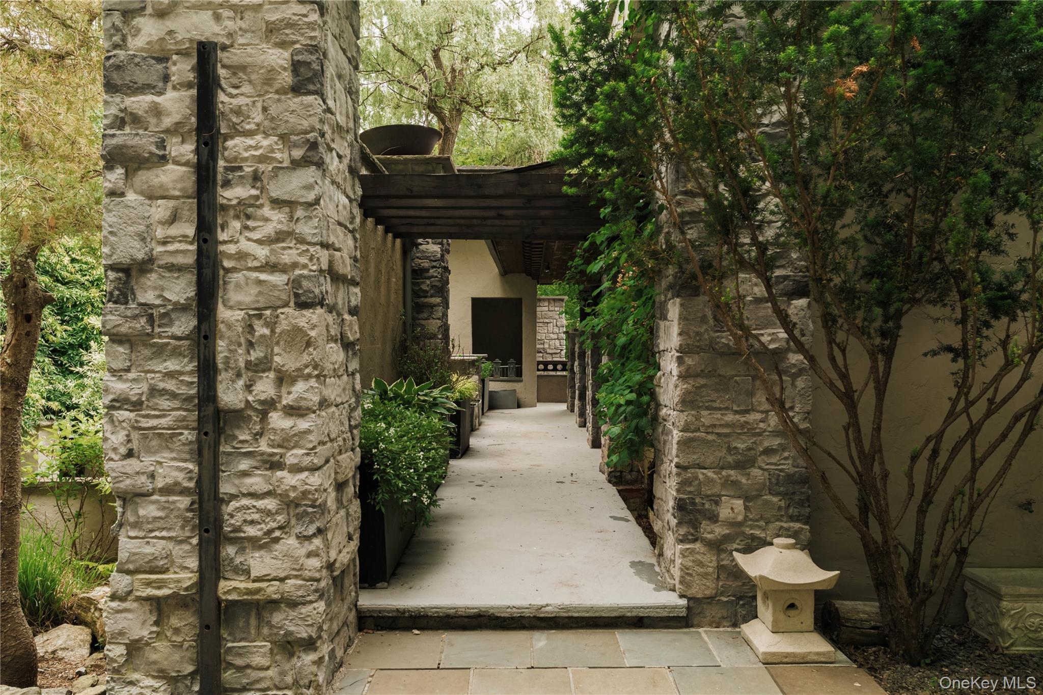 320 Long Hill Road