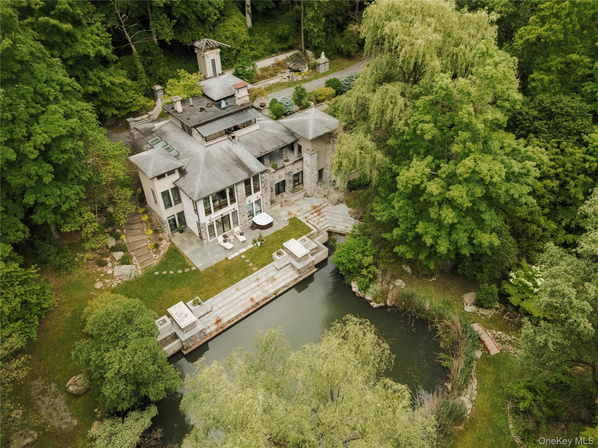 320 Long Hill Road