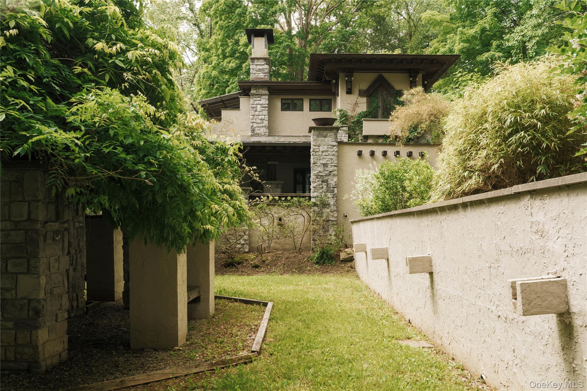 320 Long Hill Road