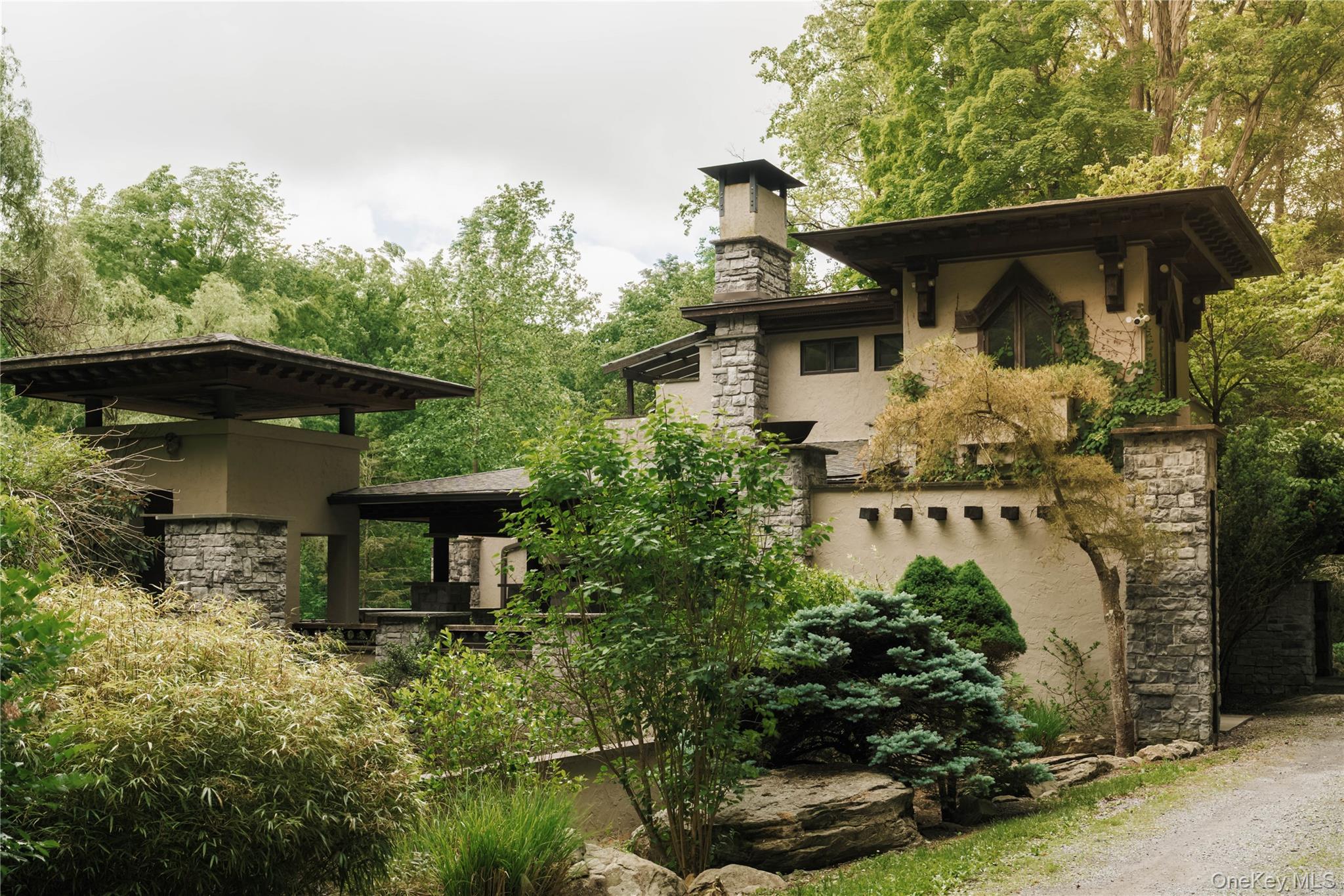 320 Long Hill Road