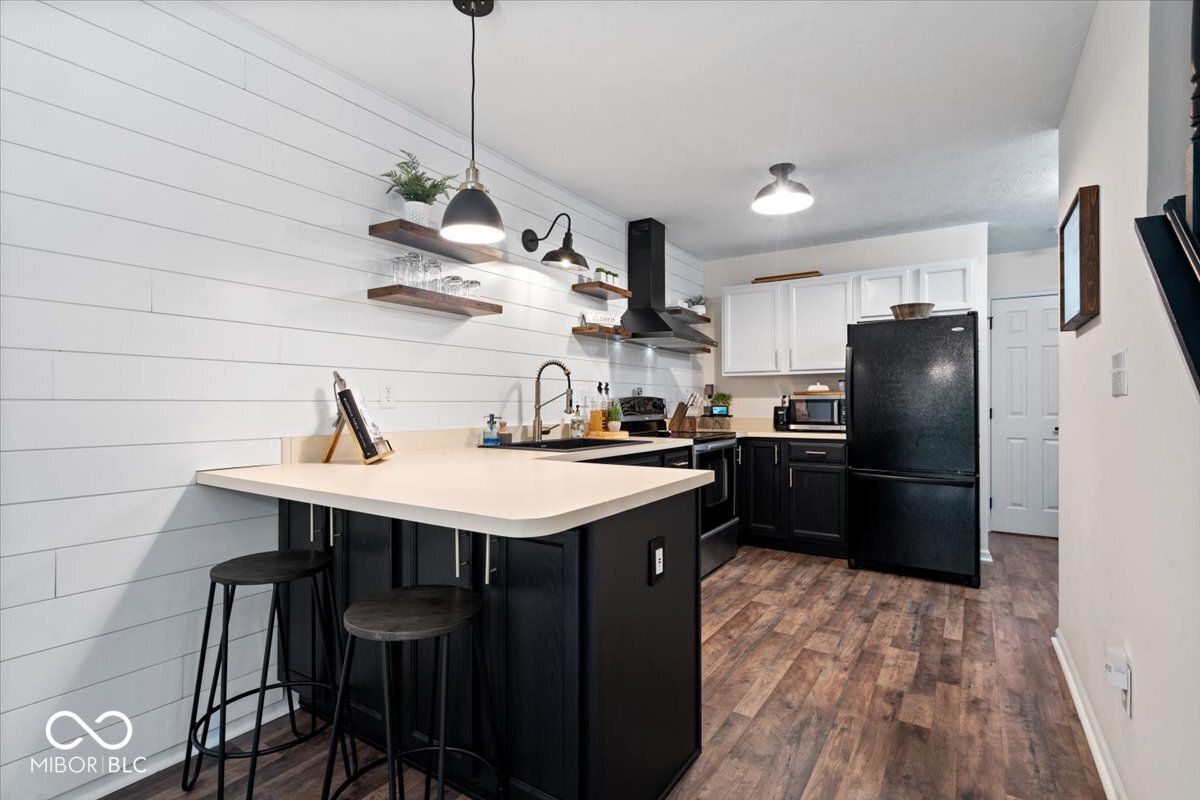 9479 Avon Strand Unit: APT A
