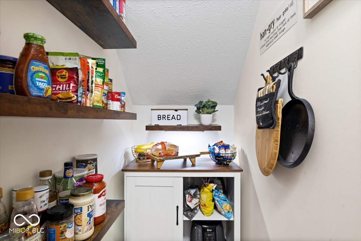 9479 Avon Strand Unit: APT A