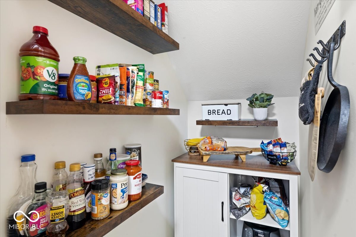 9479 Avon Strand Unit: APT A