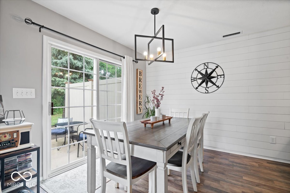 9479 Avon Strand Unit: APT A
