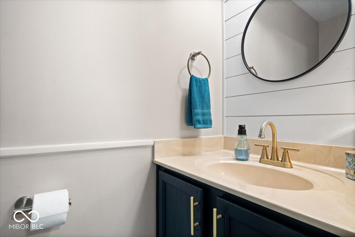 9479 Avon Strand Unit: APT A