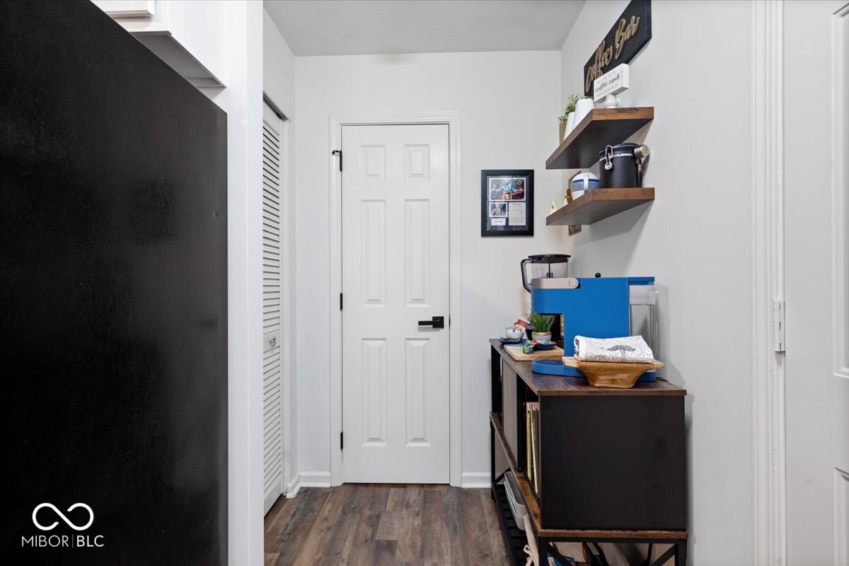 9479 Avon Strand Unit: APT A