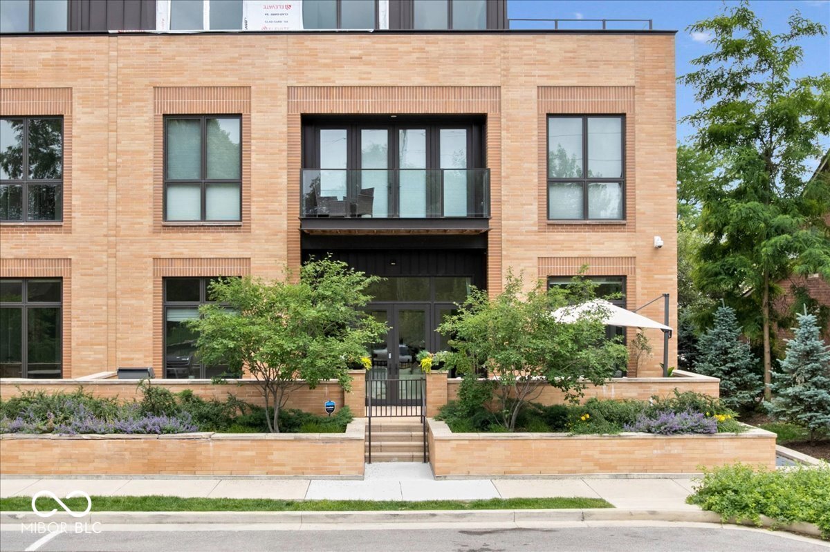 855 N East Street N Unit: 104-B