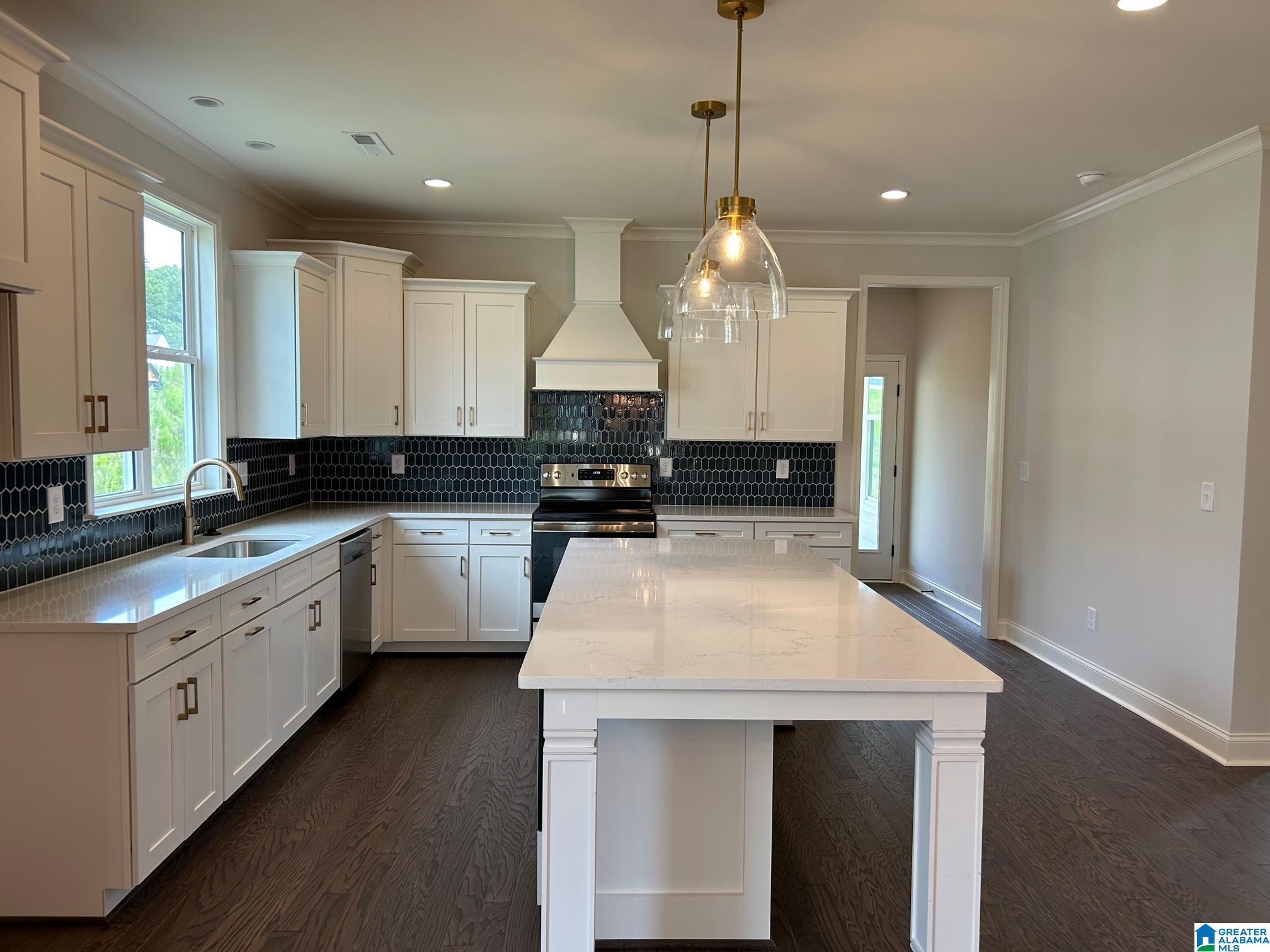 209 MAYFAIR PARK