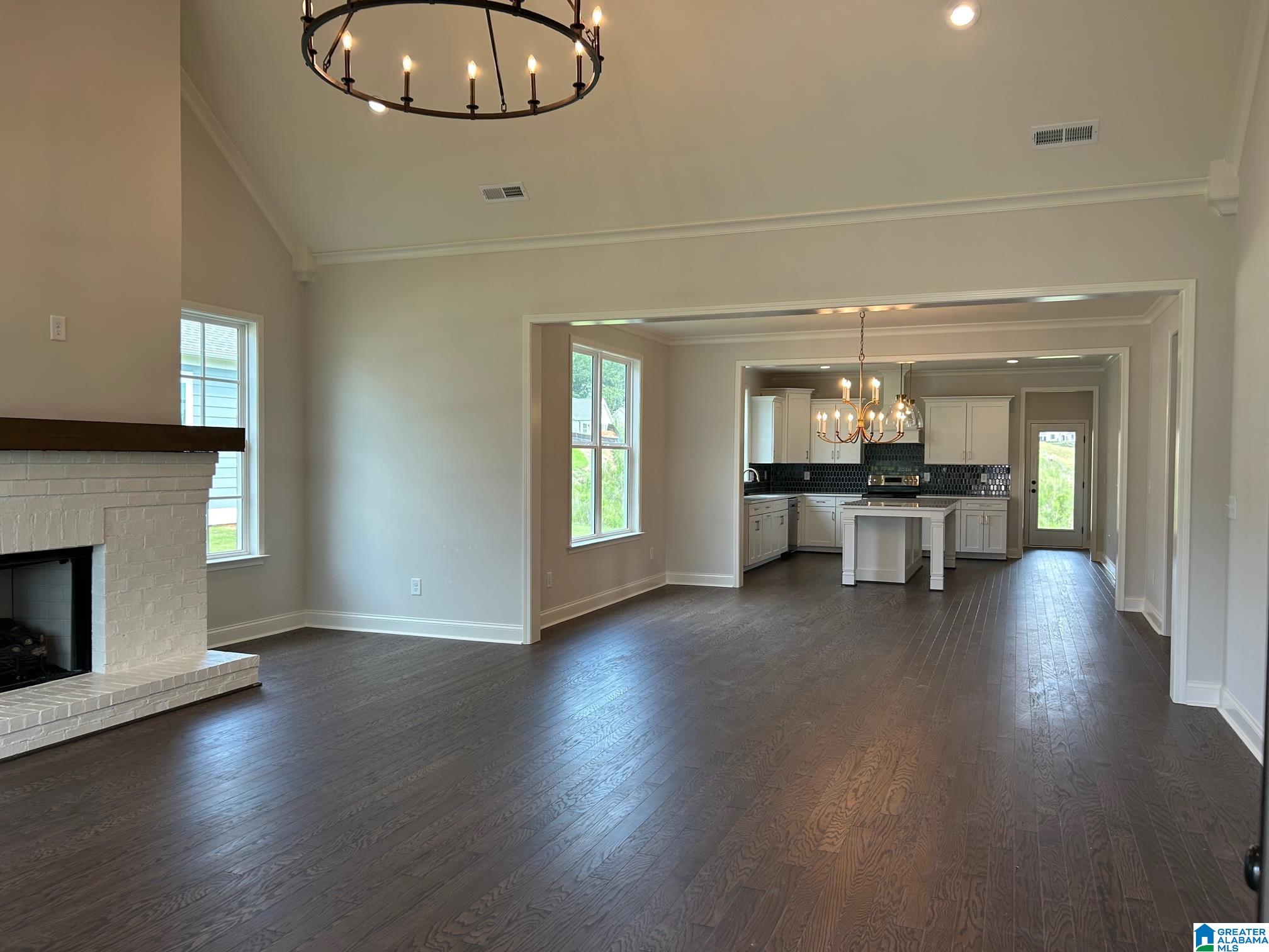 209 MAYFAIR PARK