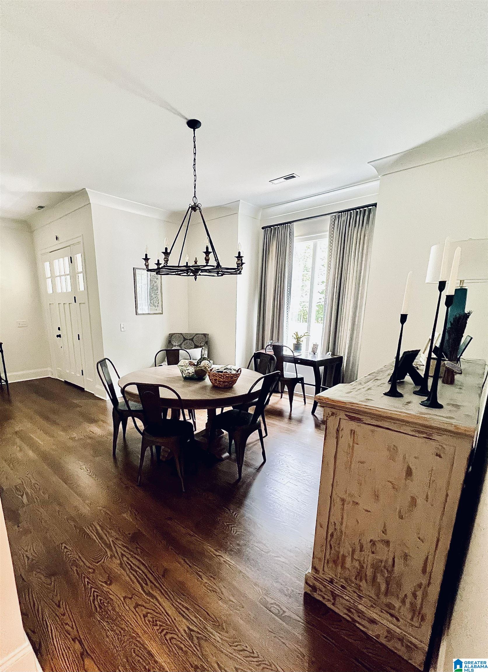 4313 LAKESHORE COVE