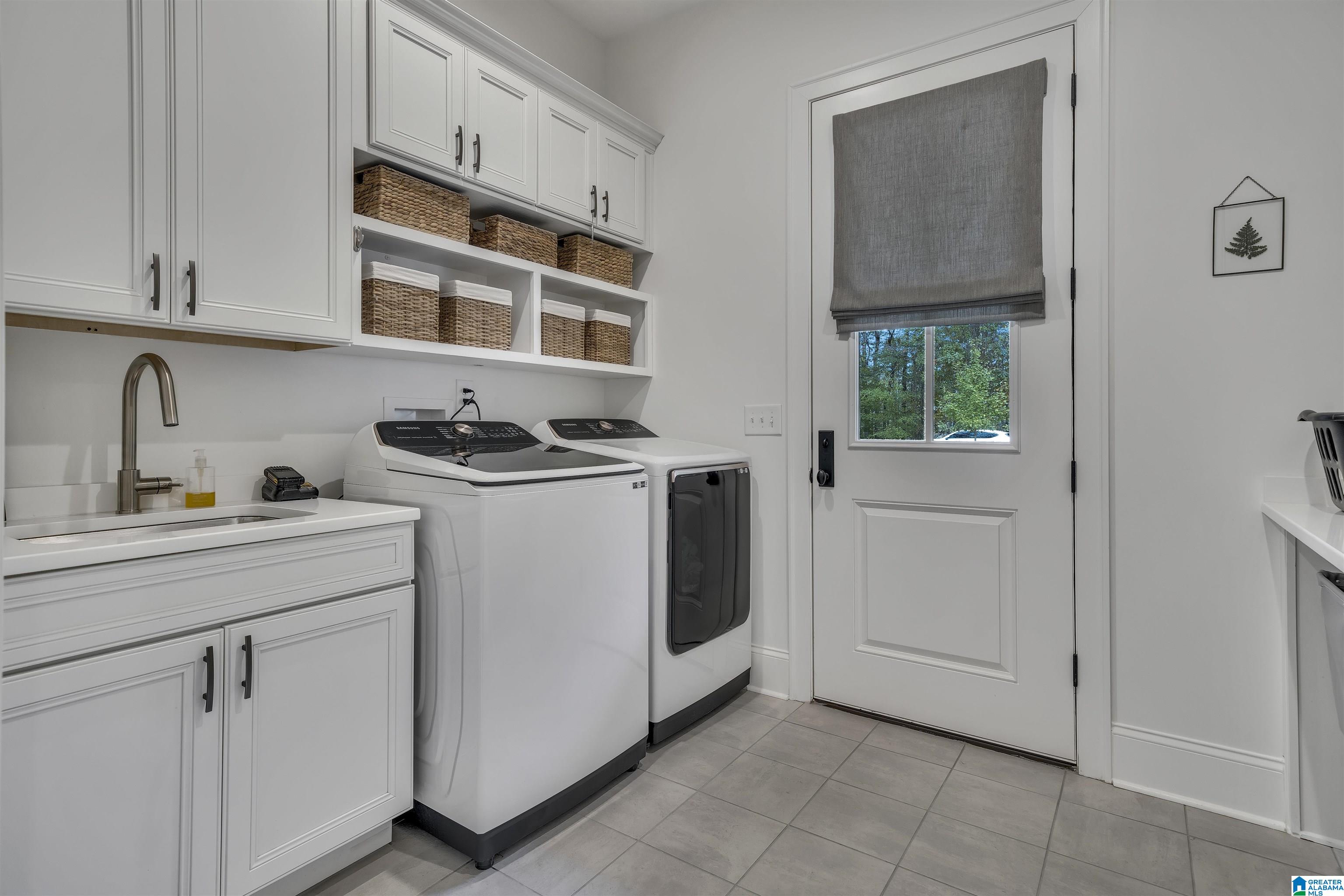 4313 LAKESHORE COVE