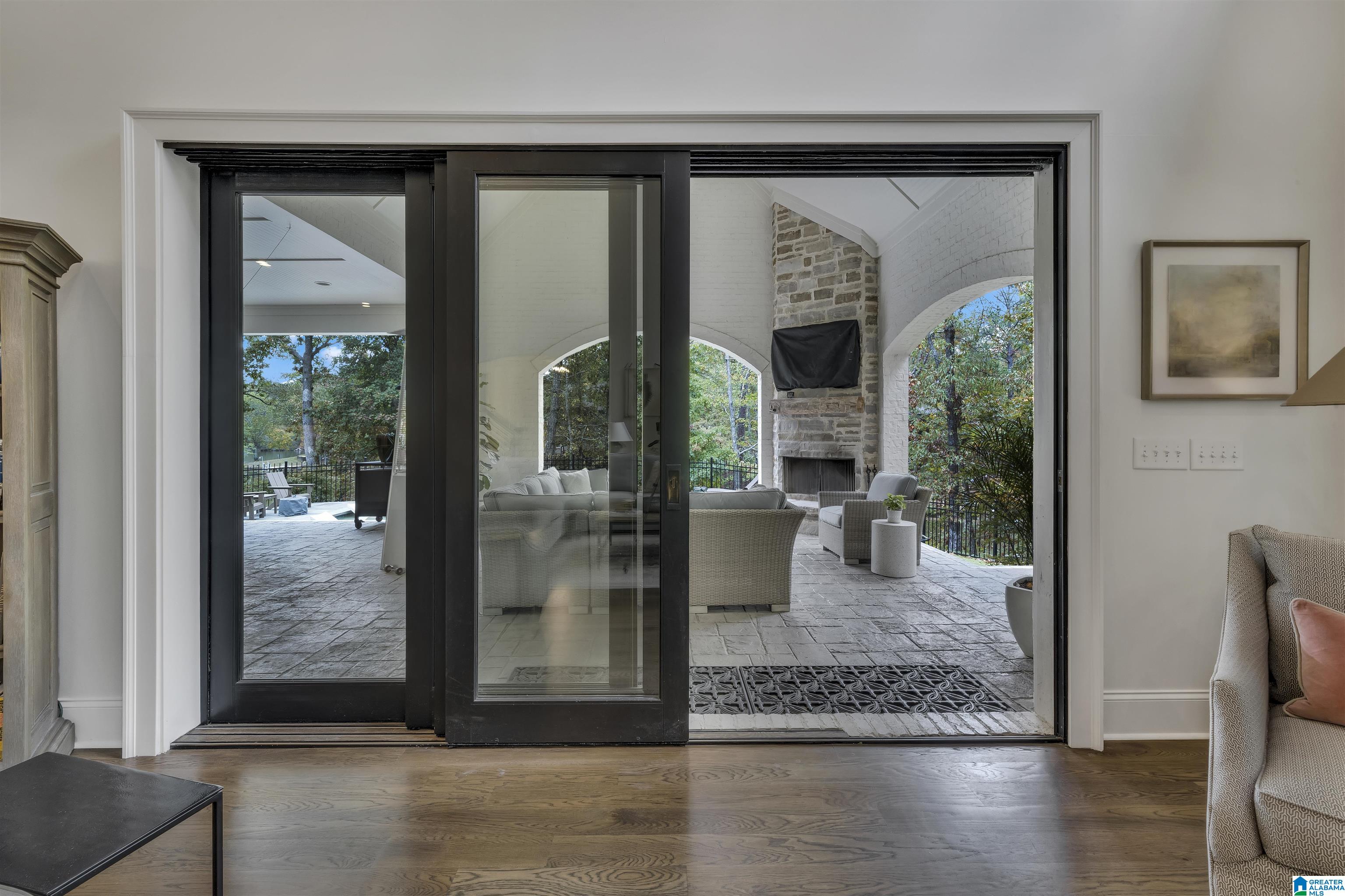 4313 LAKESHORE COVE
