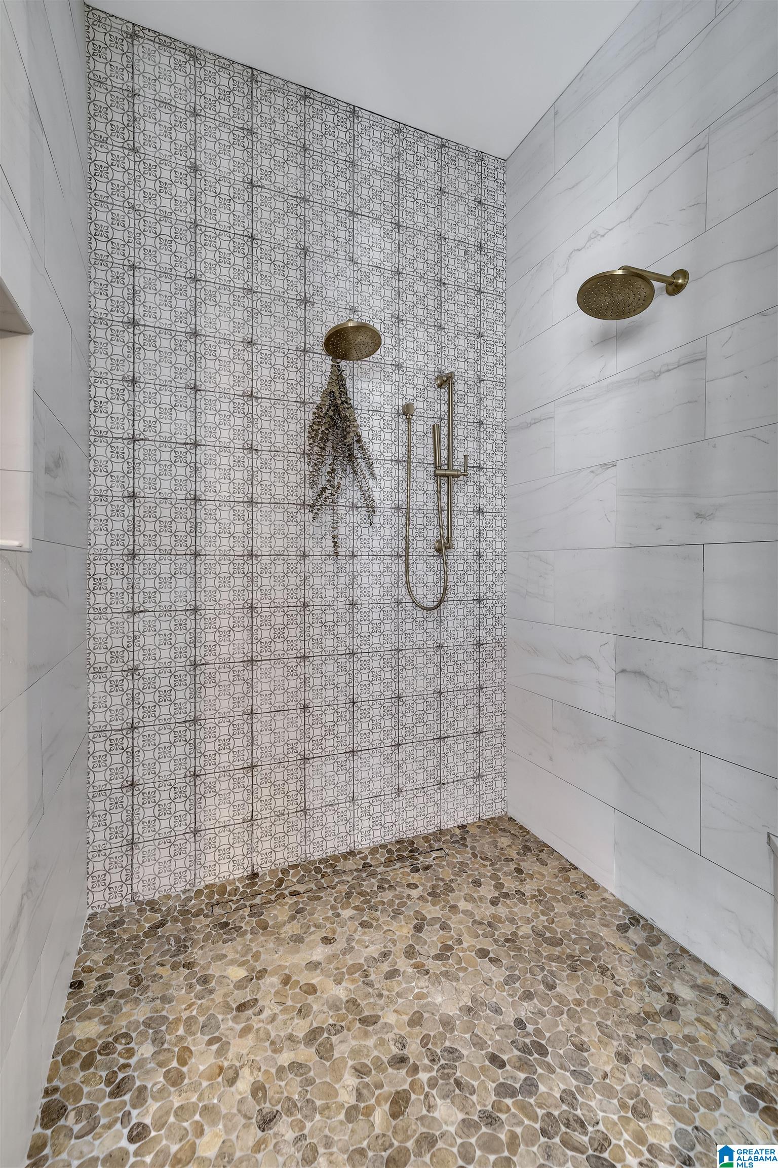 4313 LAKESHORE COVE