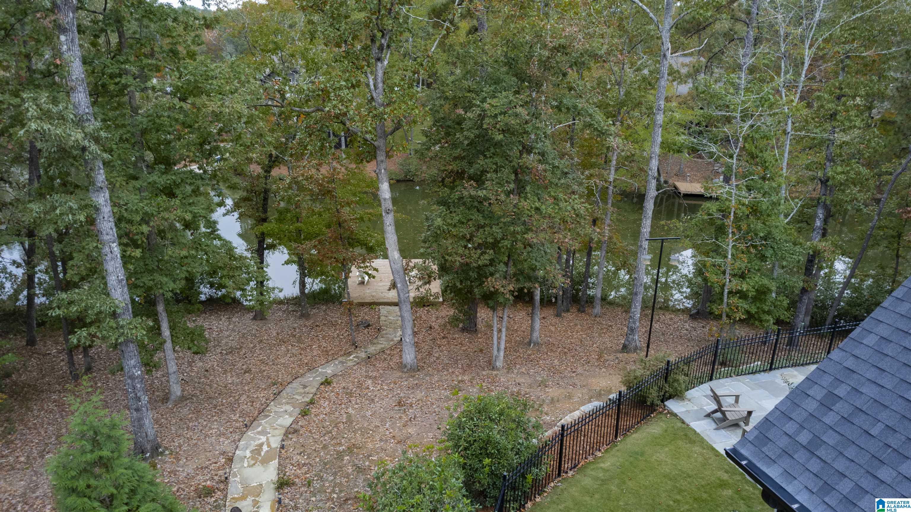 4313 LAKESHORE COVE