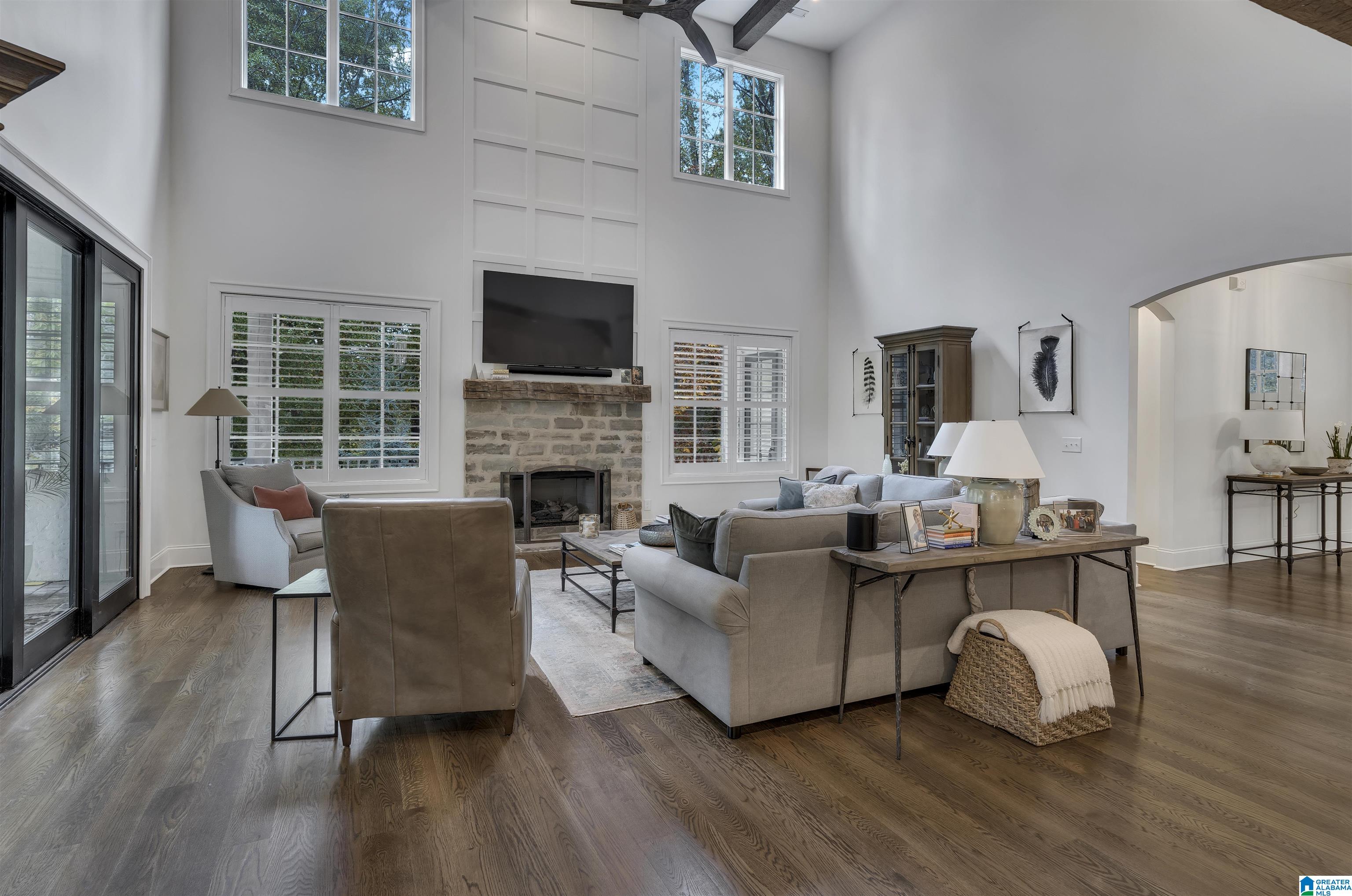 4313 LAKESHORE COVE