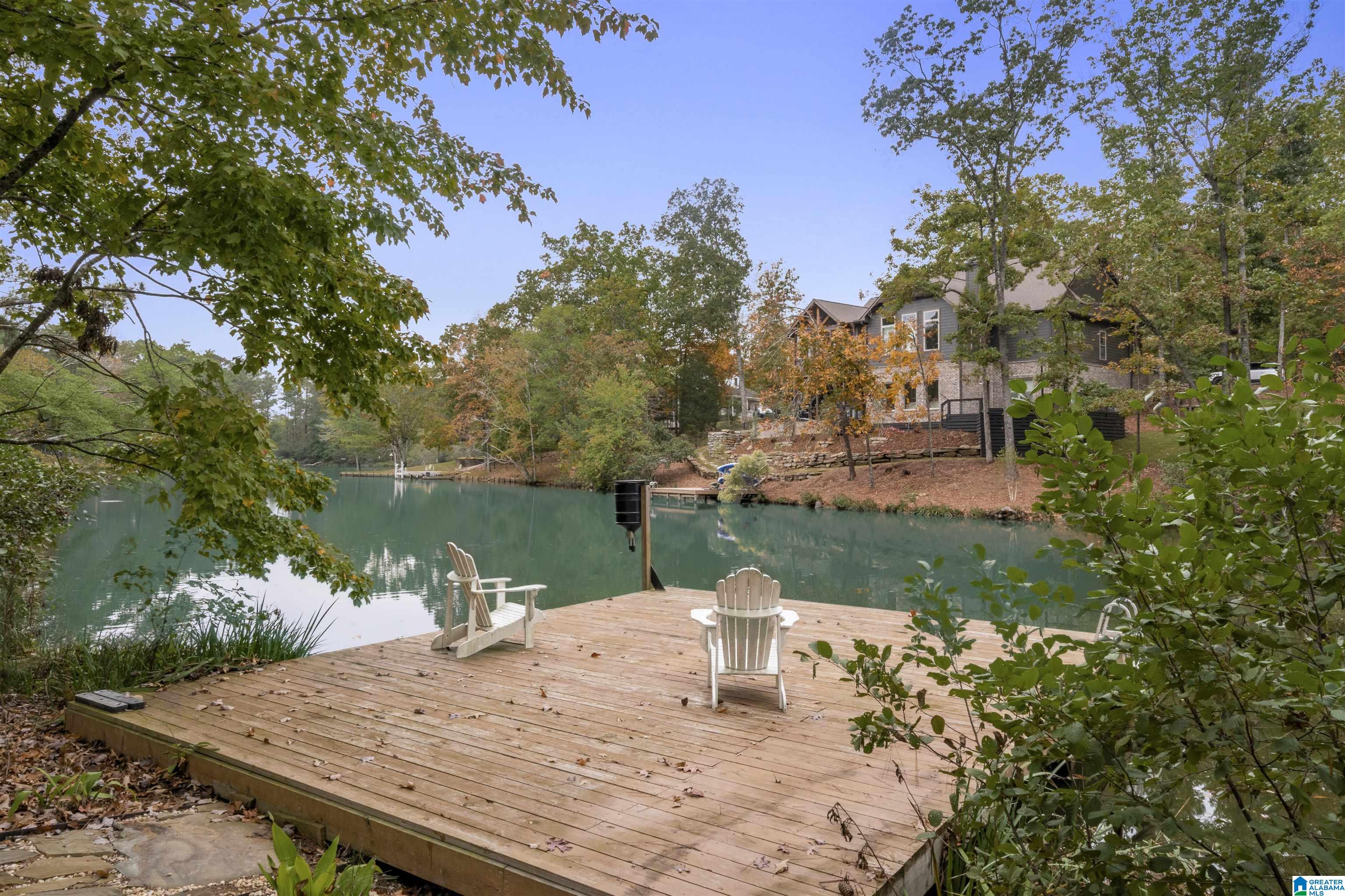 4313 LAKESHORE COVE
