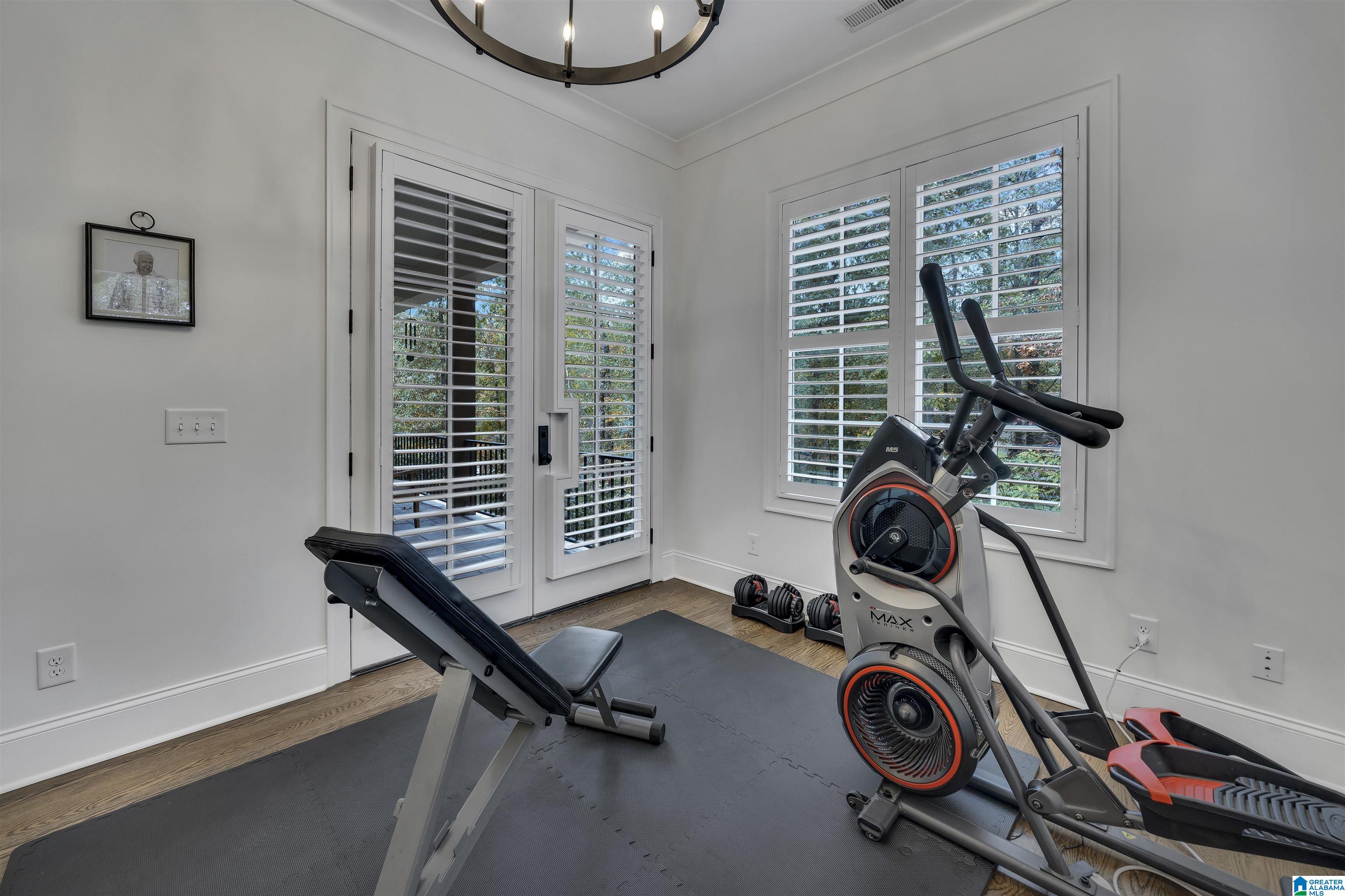 4313 LAKESHORE COVE