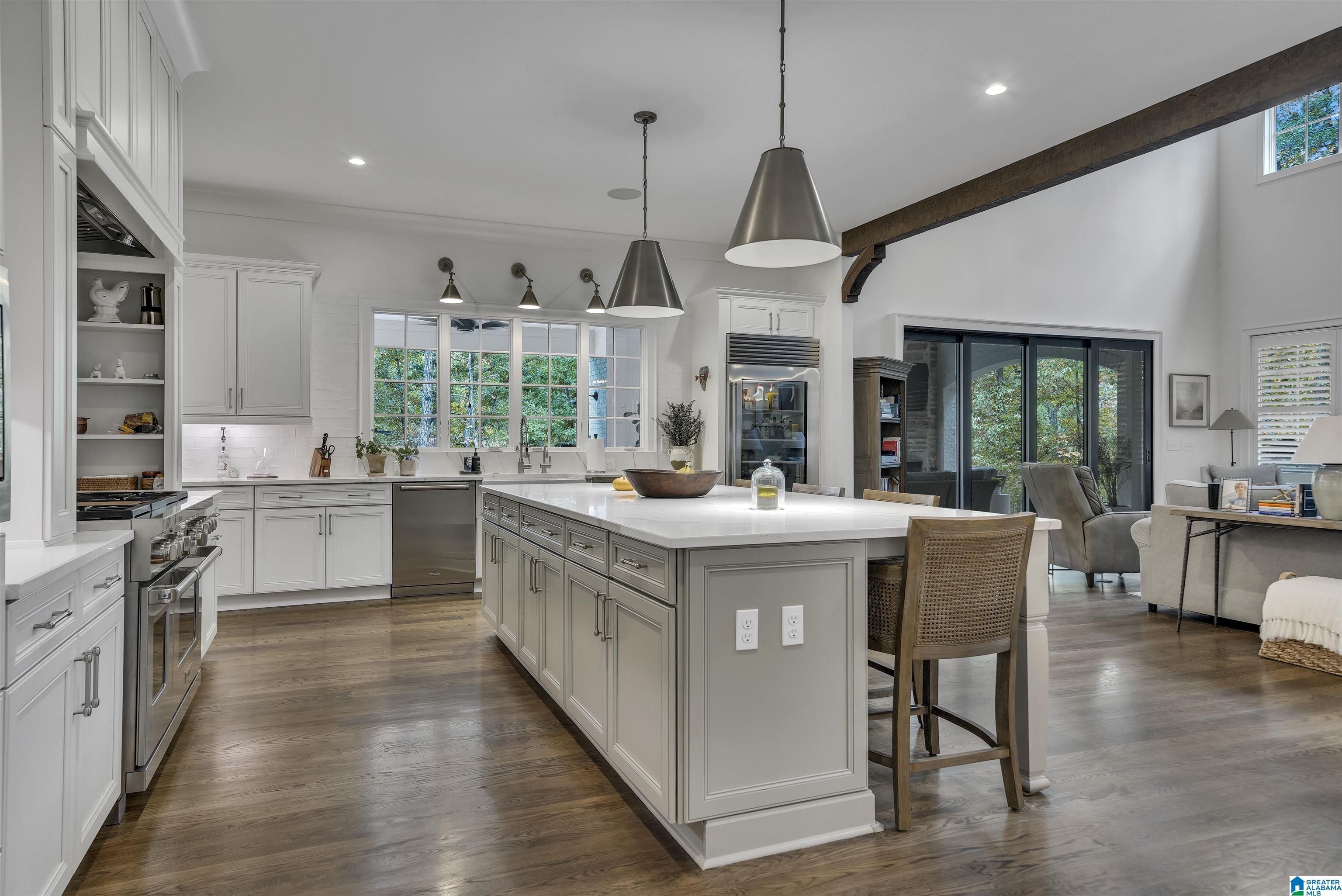 4313 LAKESHORE COVE