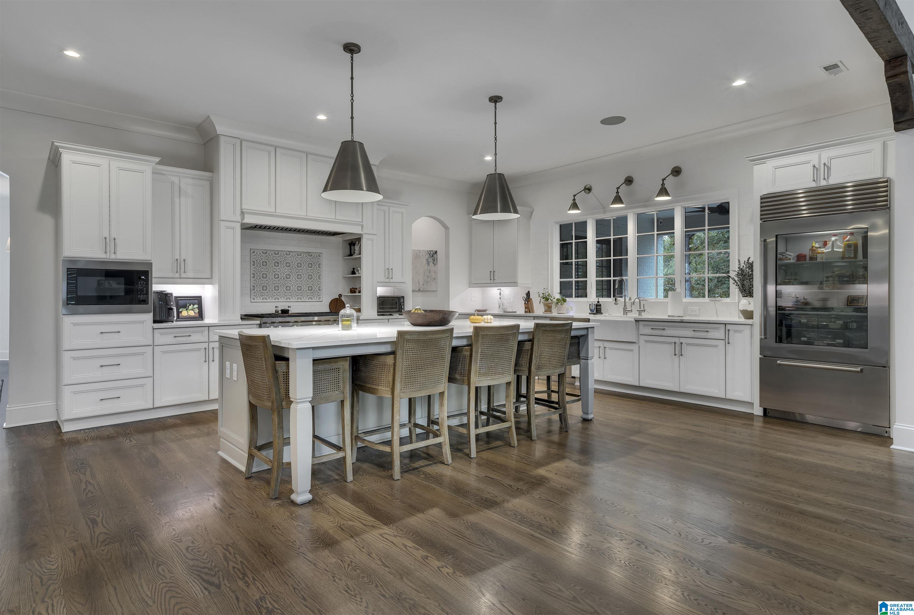 4313 LAKESHORE COVE