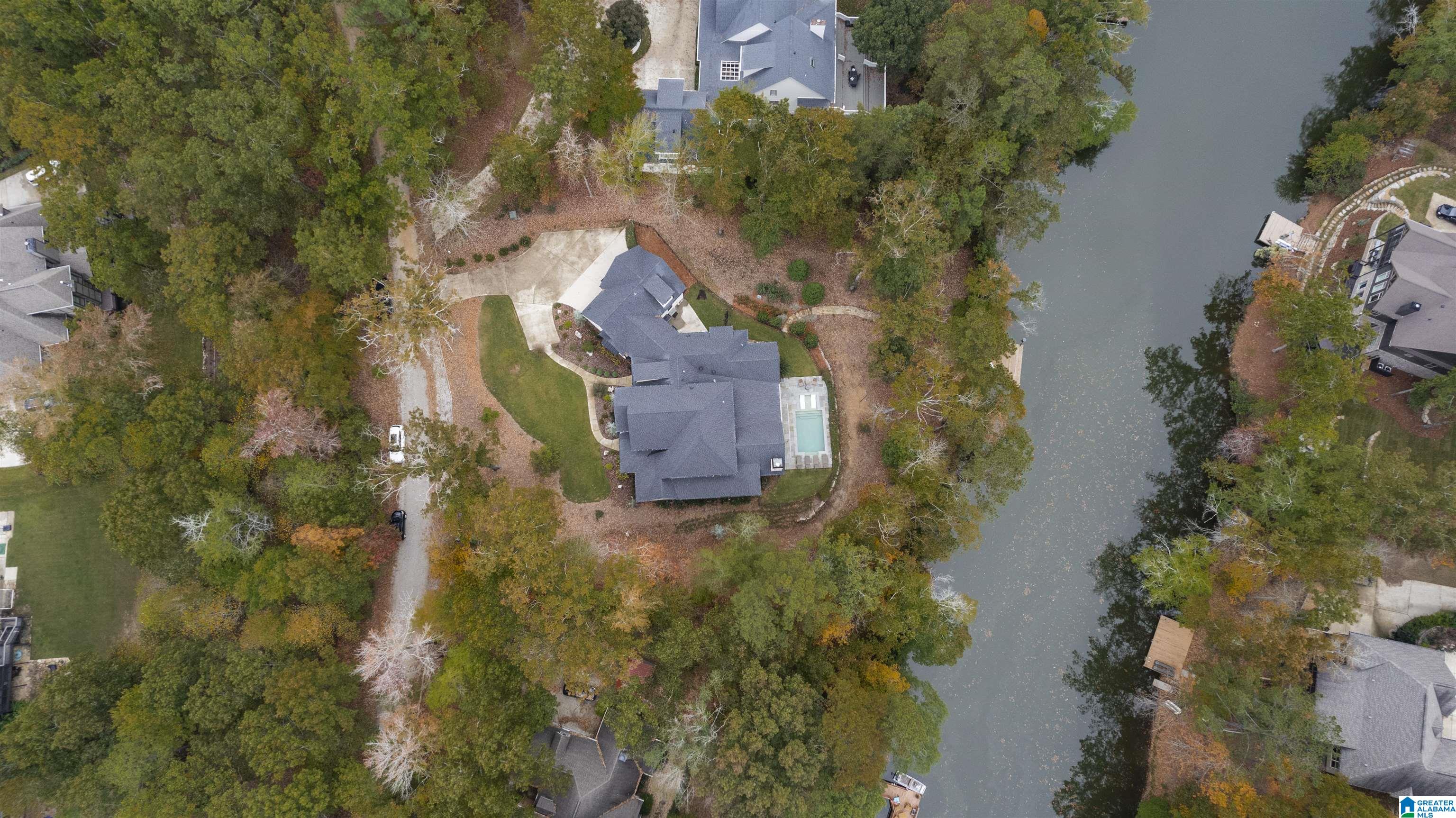 4313 LAKESHORE COVE