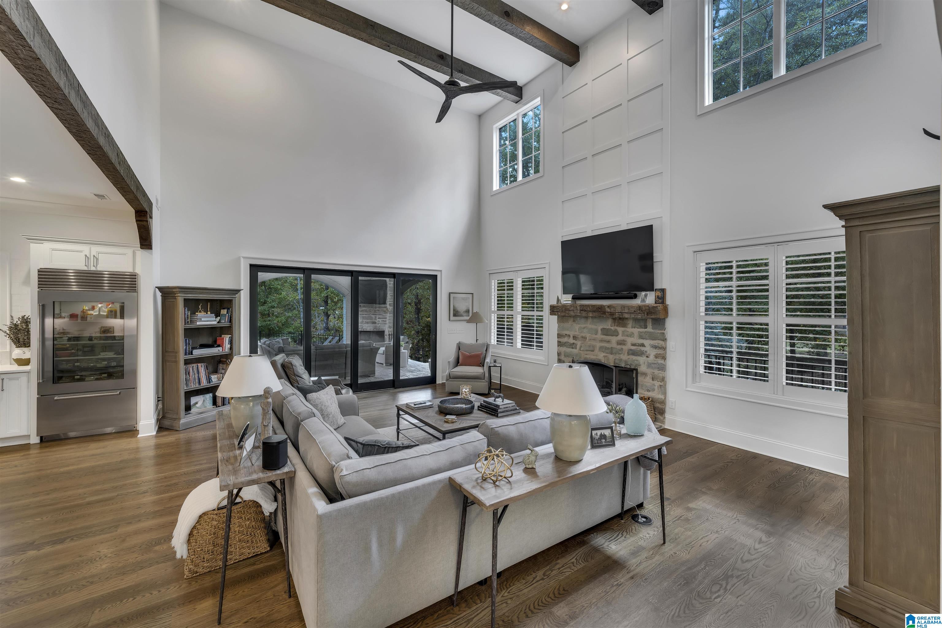 4313 LAKESHORE COVE