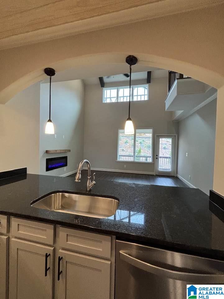 4303 LENNOX COURT 4303