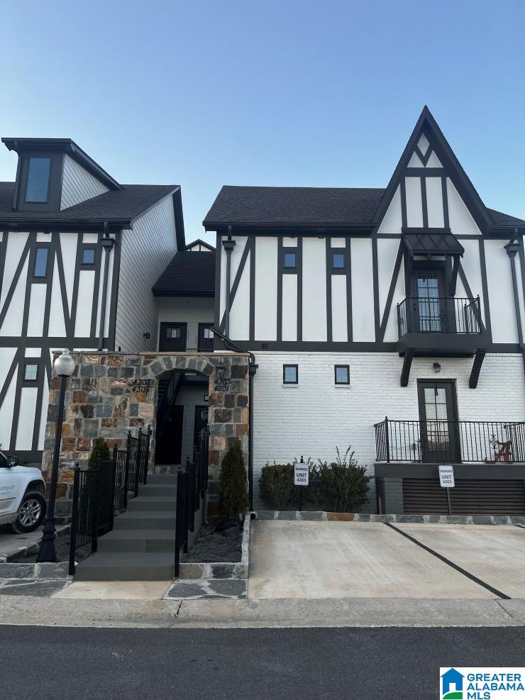 4303 LENNOX COURT 4303