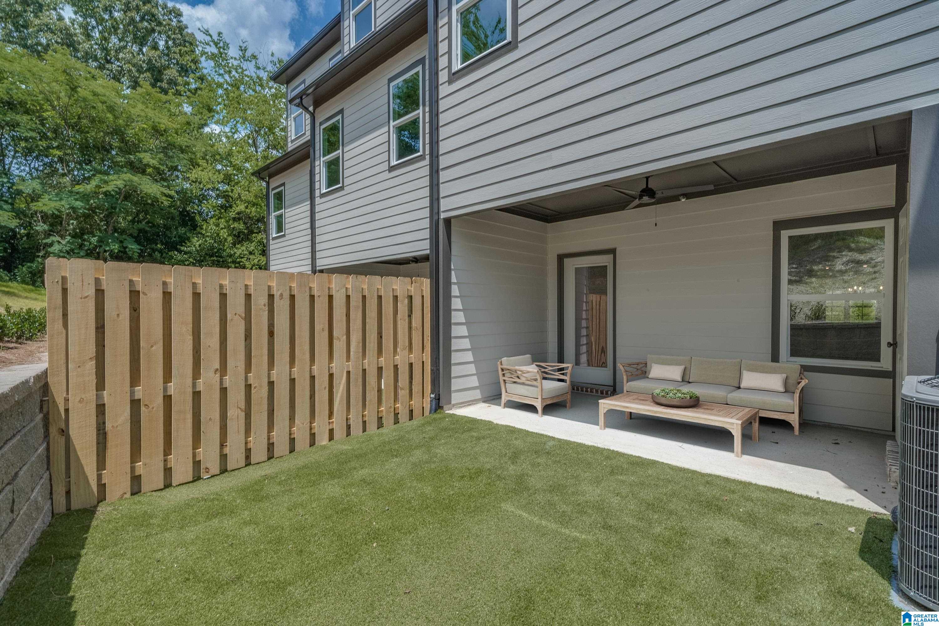 4228 OAKVIEW LANE