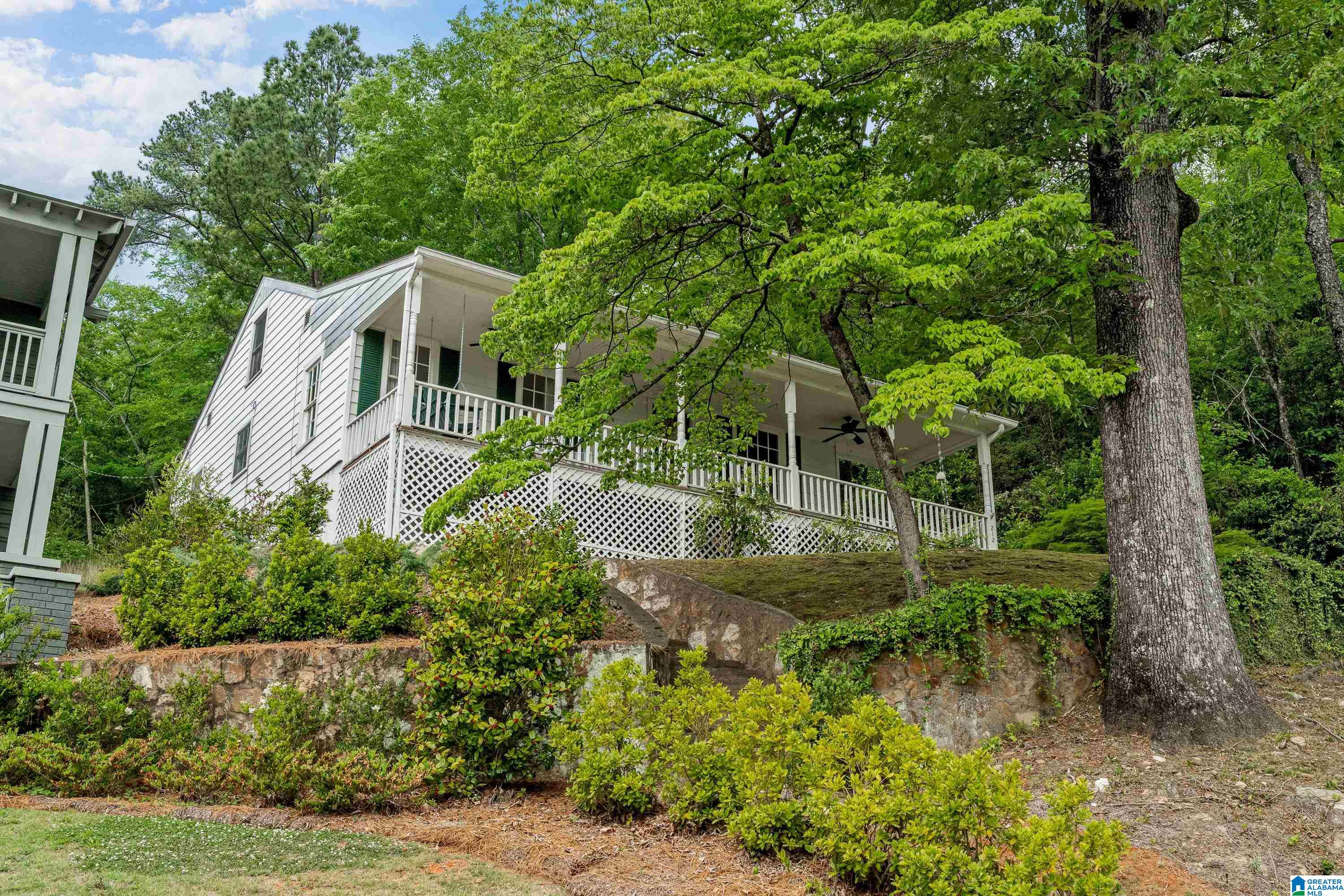 212 EDGEVIEW AVENUE